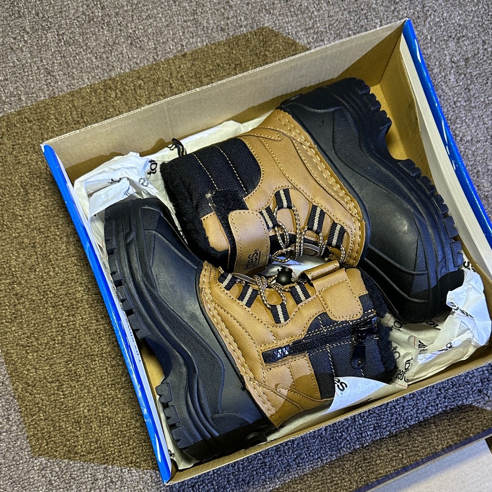 totes Kids Two-Tone Brown and Black Rugged Booties